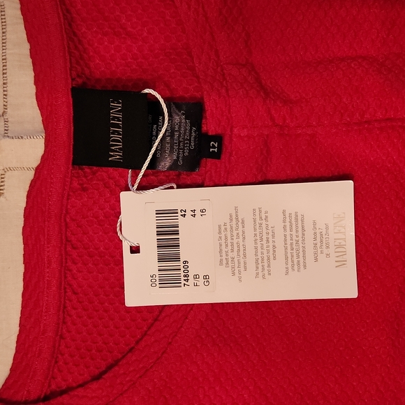 MADELEINE - RED TOP - WOMEN'S Size 12 NWT - Picture 6 of 7